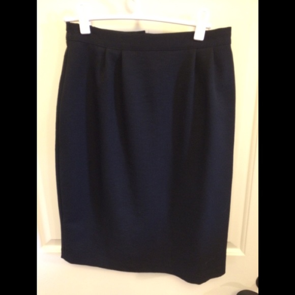 Chad Stevens 2-piece Skirt Suit - Picture 3 of 8